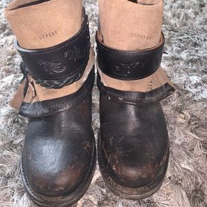 ✨ONE OF A KIND✨ Canty Boots made in Montana.